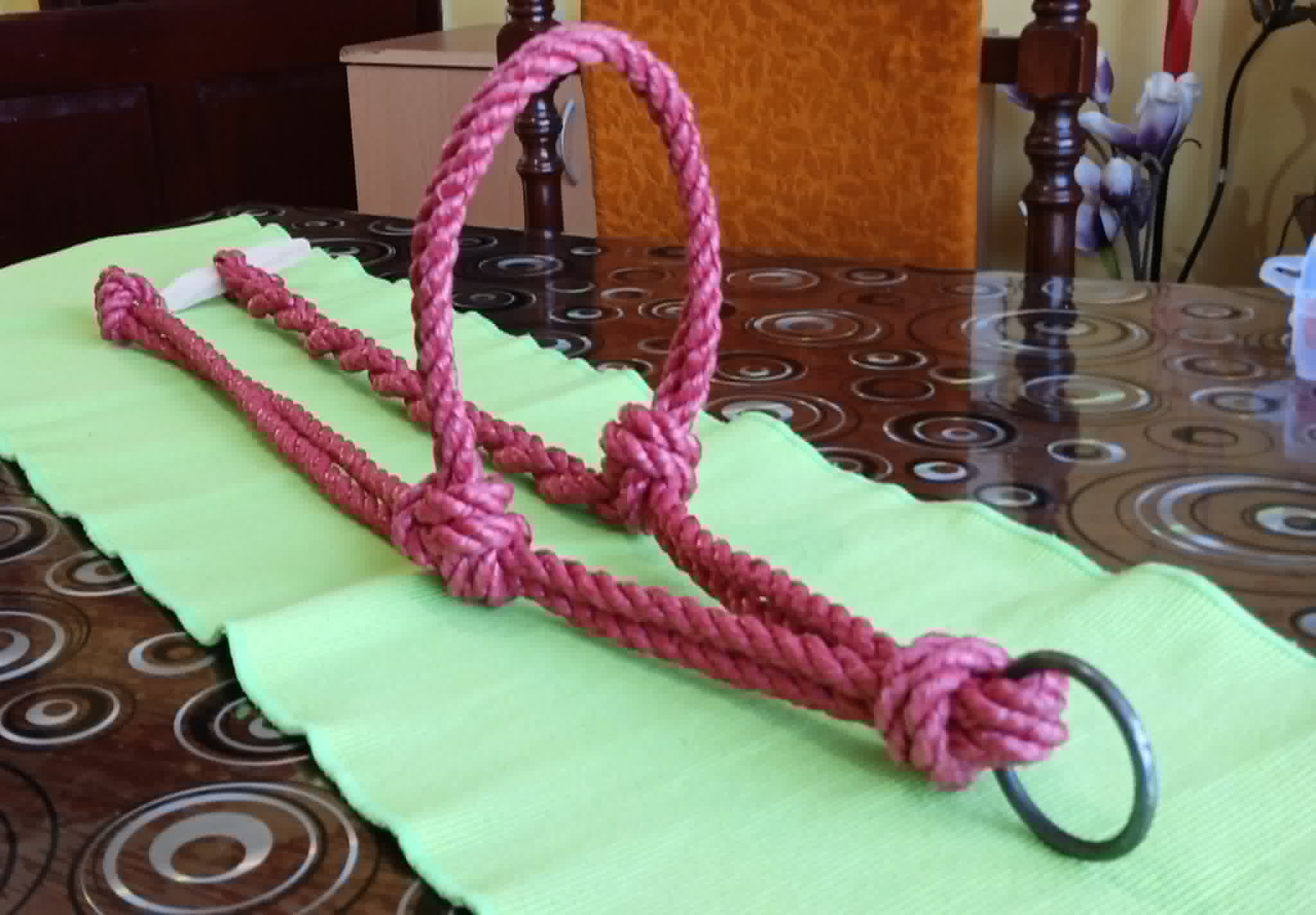 Roze ručno pleteni ular (oglav) sa metalnom alkom